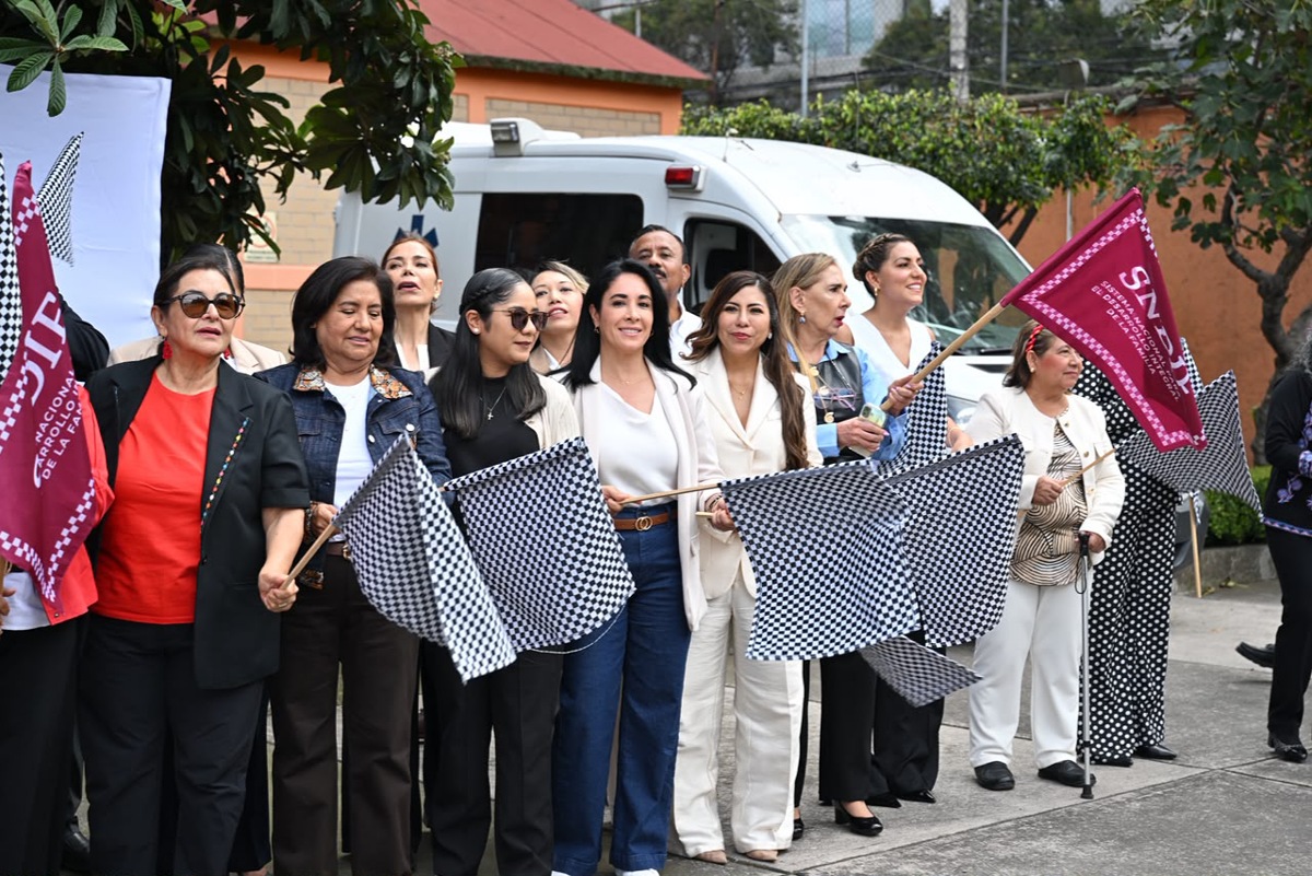 DIFEM recibe vehículos nuevos