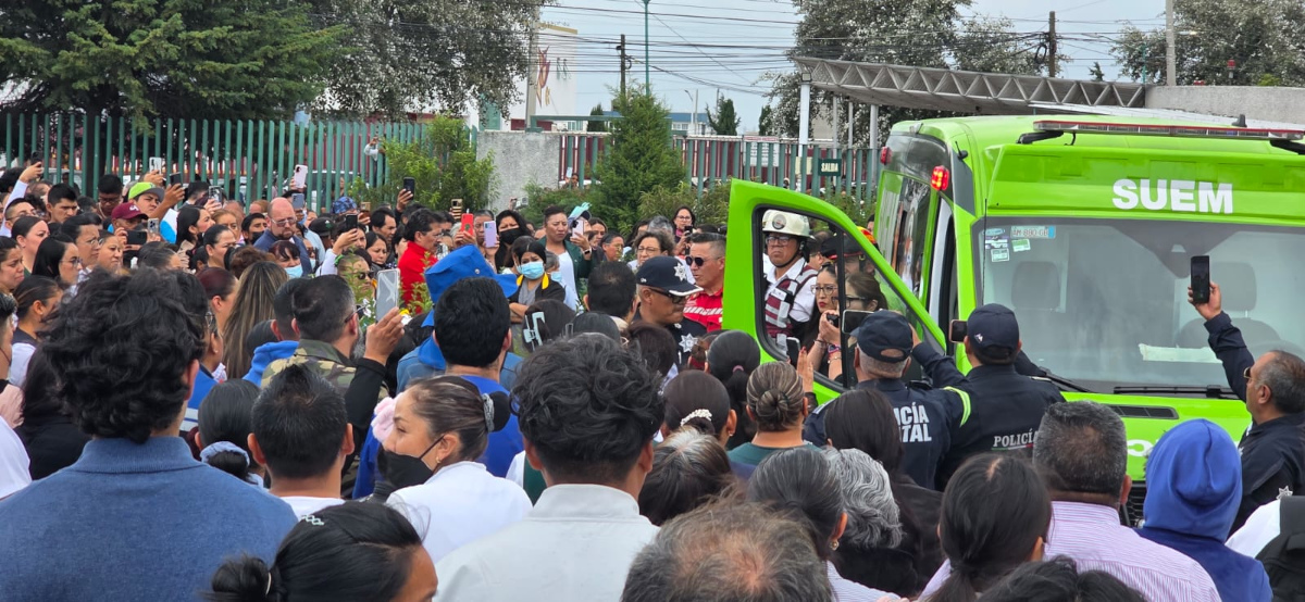 Evacuación del Hospital Adolfo López Mateos de Toluca.