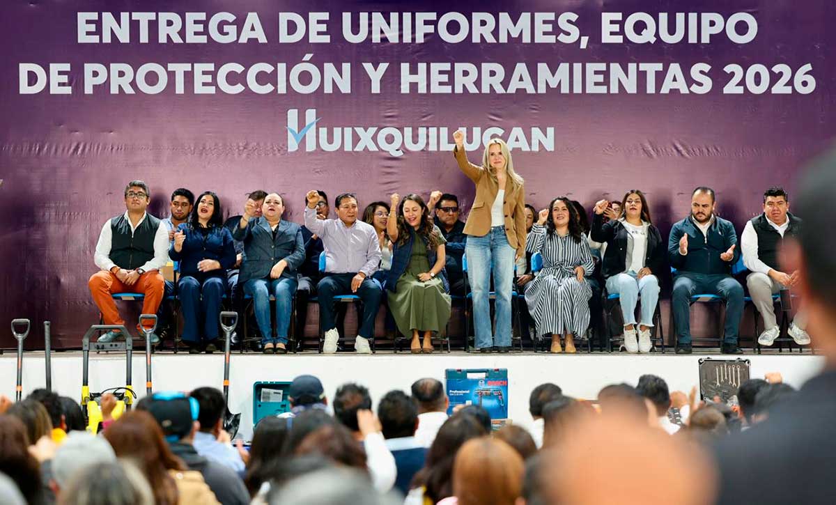 Huixquilucan entrega equipo, uniformes y insumos a sus trabajadores públicos.