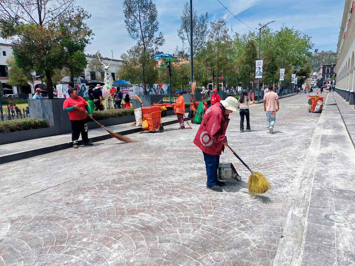 Limpieza en Toluca: retiran 15 toneladas de basura tras festejos patrios