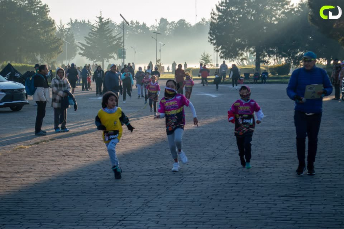 Medio Maratón Día de Muertos en Metepec.