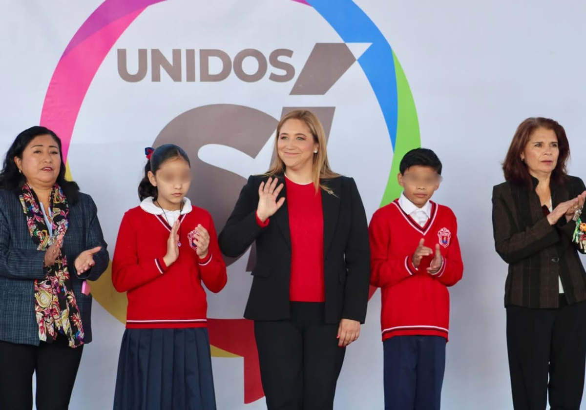 San Mateo Atenco entrega techumbre en escuela.