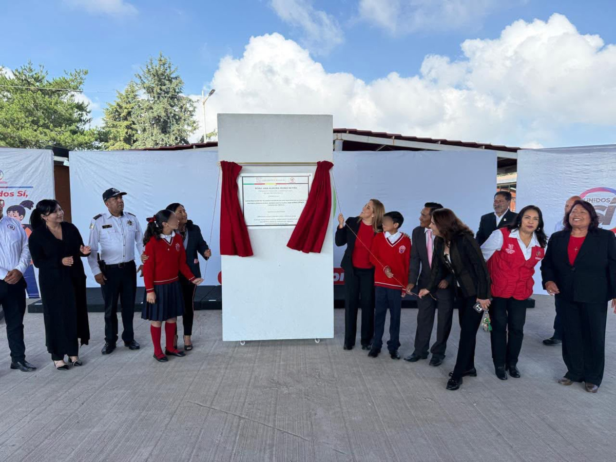 San Mateo Atenco entrega techumbre en escuela.