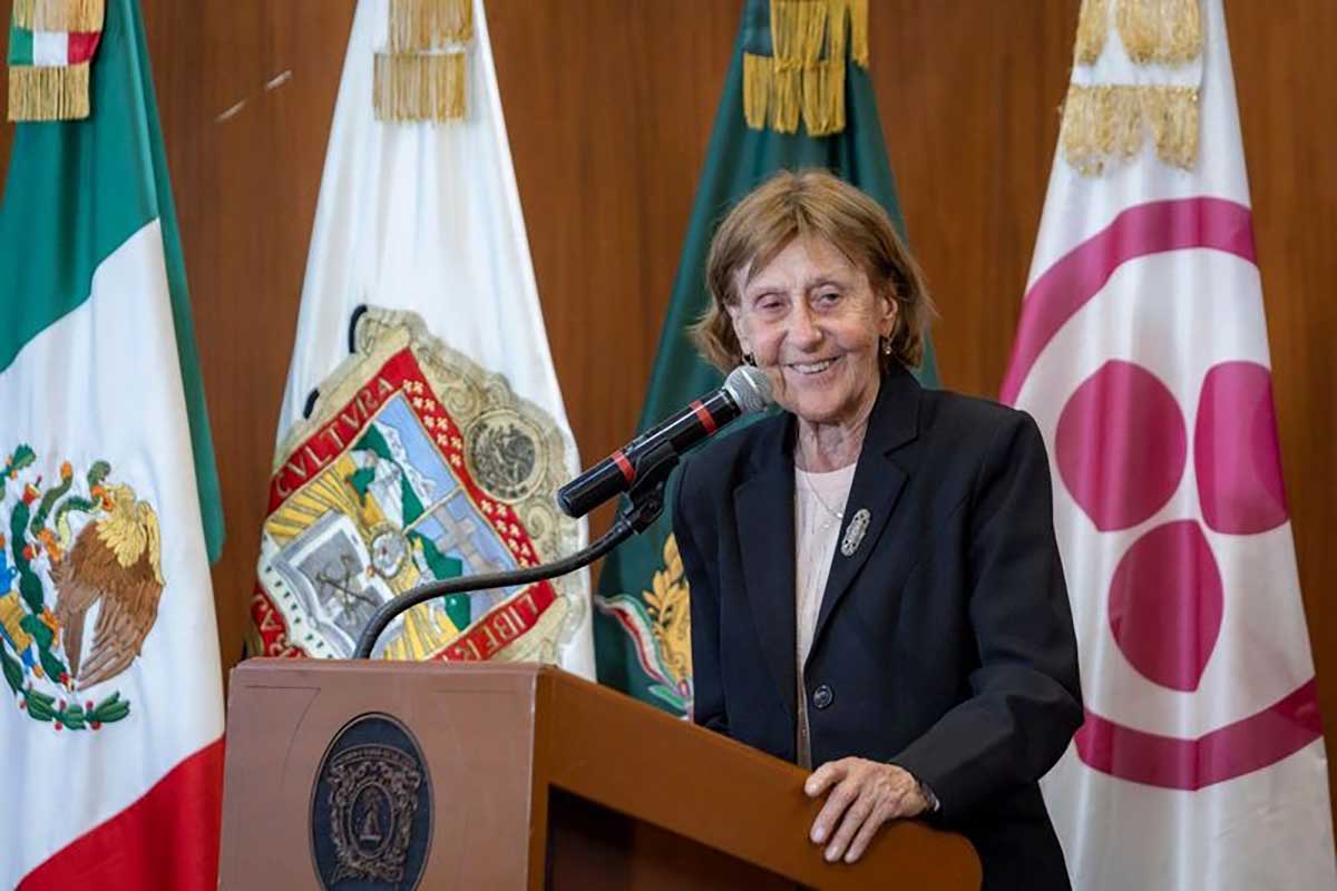 UAEMéx recibe la Bandera de la Paz.