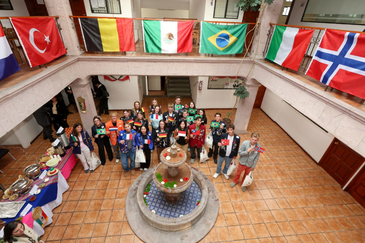 UAEMéx recibe a 21 jóvenes de 10 países para intercambio cultural