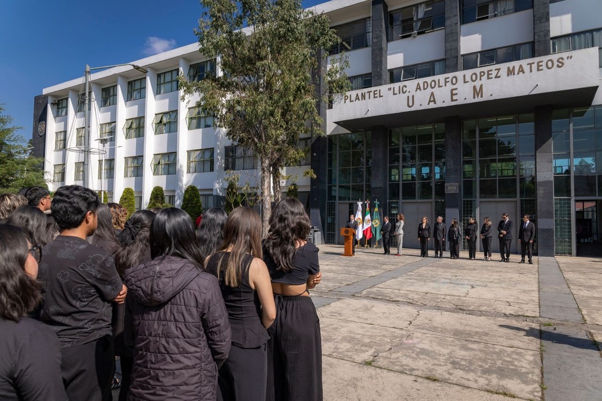 UAEMéx realiza ceremonia conmemorativa a Adolfo López Mateos.