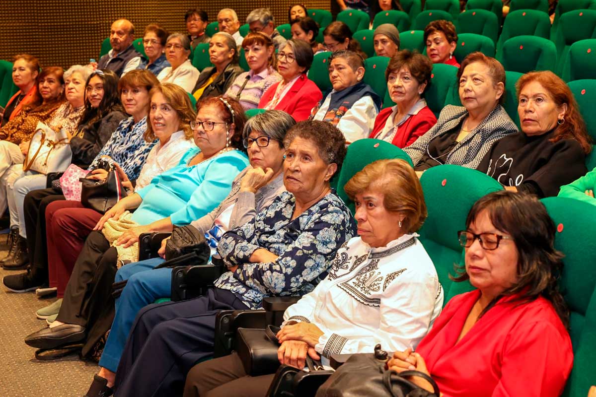 Talleres para adultos mayores de la UAEMéx.
