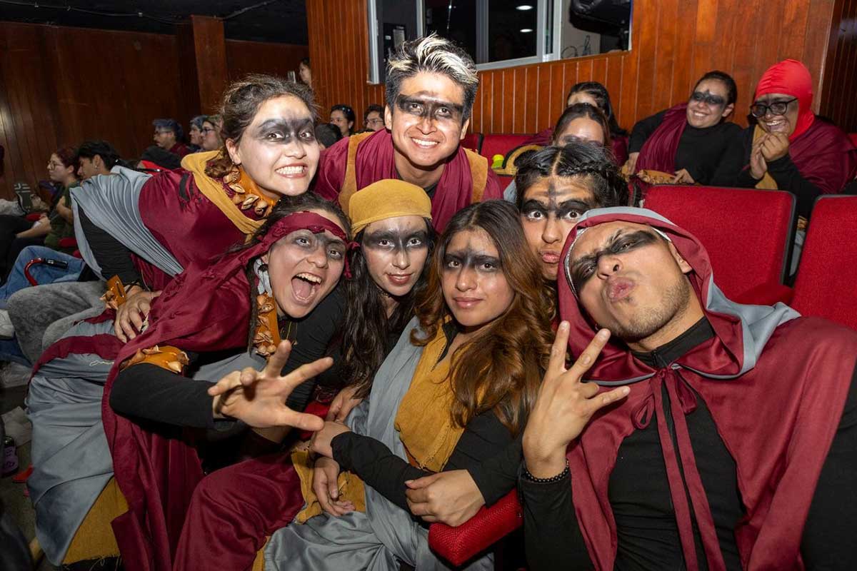 Estudiantes de artes escénicas de la UAEMéx.