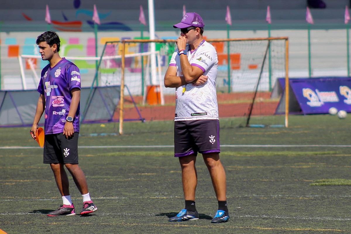 Entrenamiento de Artesanos de Metepec.