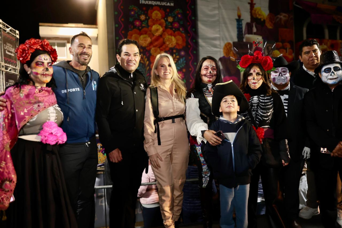 Mas de 3 mil personas participan en el Festival de Catrinas de Huixquilucan.