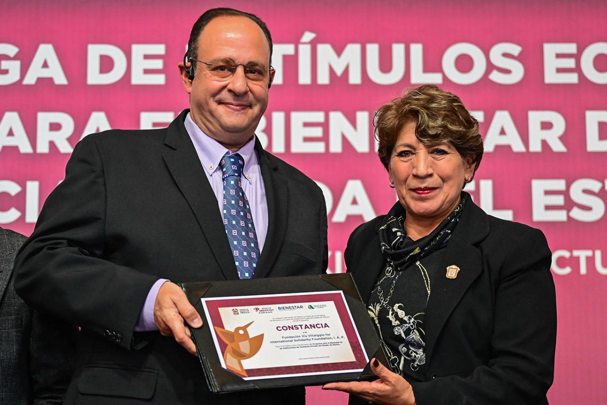 Delfina Gómez entrega donativos a Instituciones de Asistencia Social.