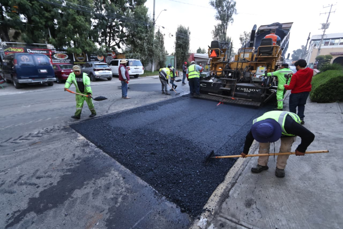 Diablo Dragón avanza en Santa Ana Tlapaltitlán con 2.6 km de repavimentación