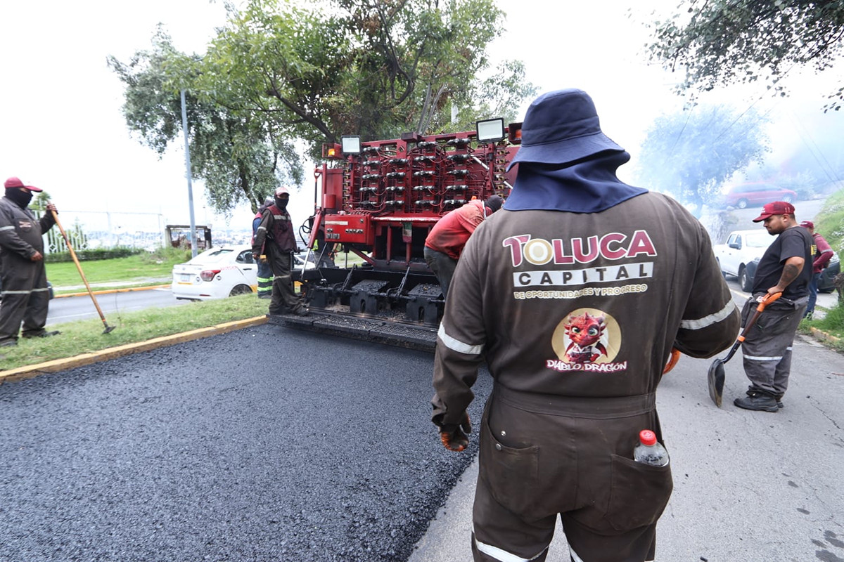 Trabajos de repavimentación de Toluca.