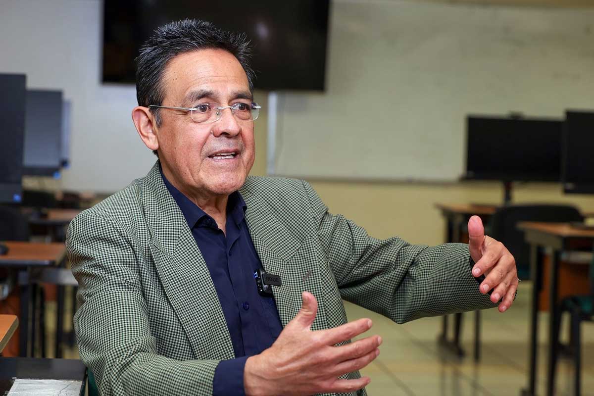 Especialista de la UAEMés habla de las plataformas digitales para escuchar música contra el disco de vinilo.
