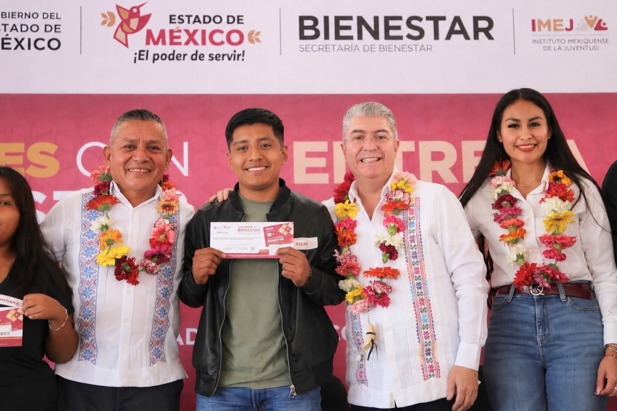 Entrega de Tarjetas Jóvenes con Bienestar en Tlatlaya.