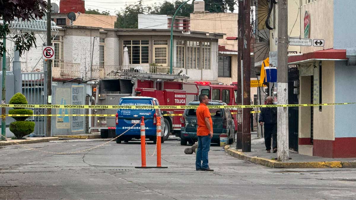 Movilización de cuerpos de emergencia por fuga de gas en Toluca.