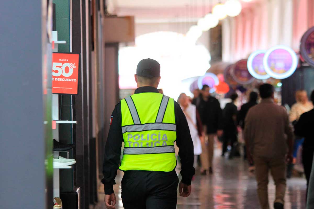 Operativo de seguridad en Toluca durante la Feria del Alfeñique 2026.