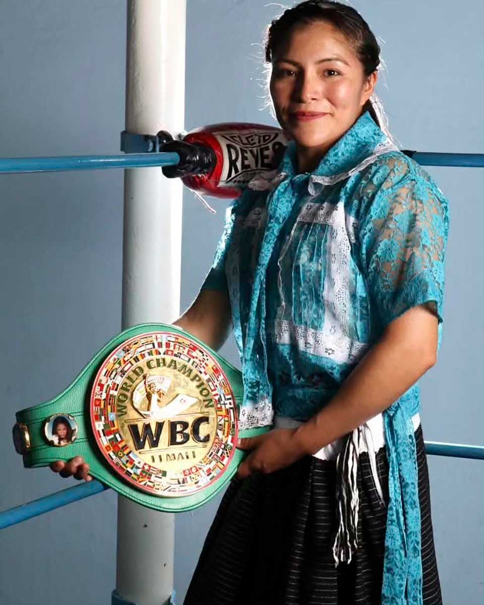 Boxeadora Mexiquense Ibeth "Roca" zamora.