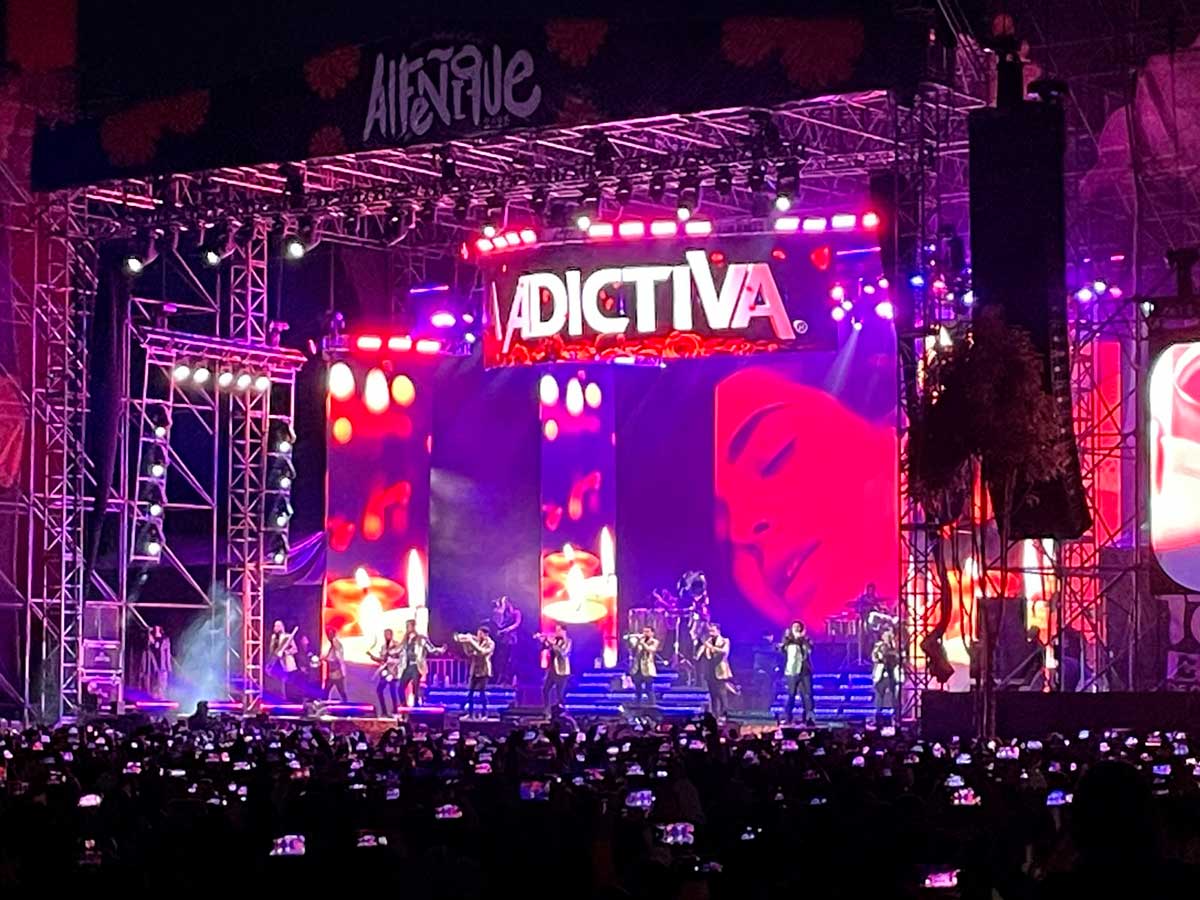 La Adictiva se presenta en Toluca durante el Alfeñique 2026.