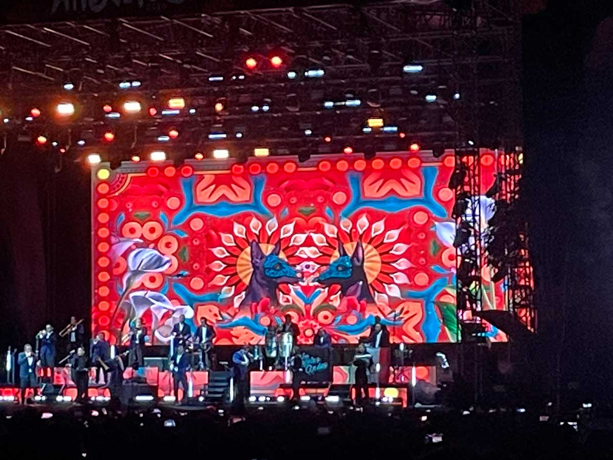 Los Ángeles Azules se presentan en Toluca durante el alfeñique 2026.
