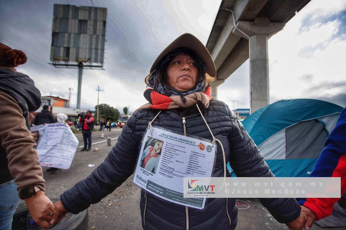 Madres buscadoras mantienen bloqueo en la México-Toluca por segundo día