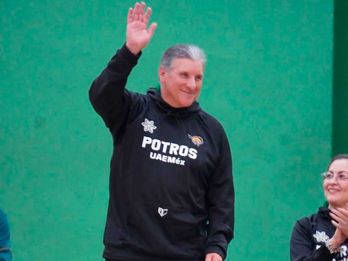 Ricardo Jiménez, entrenador de los Potros Salvajes de la UAEMéx.
