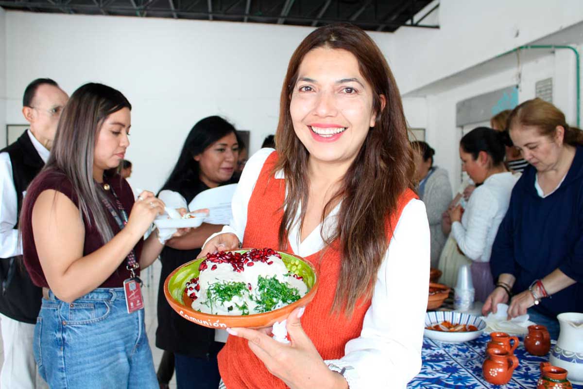 Capacitación en Toluca a mujeres para impulsar el autoempleo.