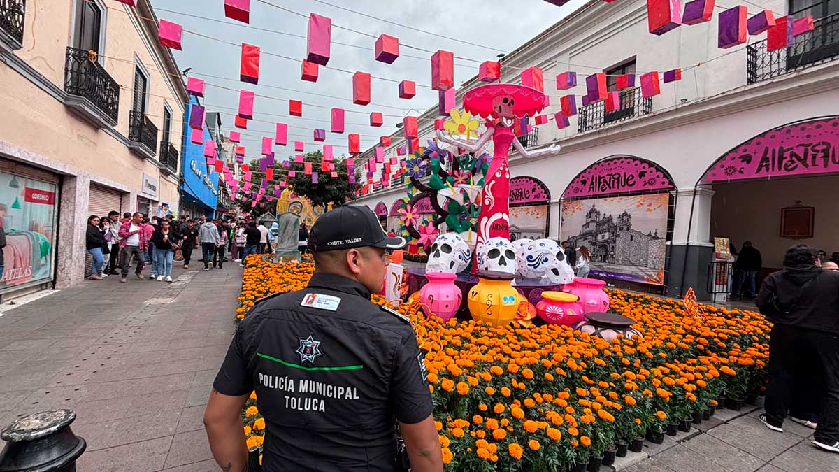 Seguridad en la feria del alfeñique de Toluca.