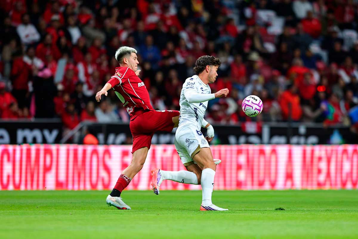 Los Diablos Rojos del Toluca empatan con el Atlético de San Luis 1-1.