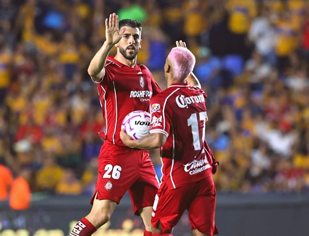 Toluca es derrotado por Tigres 3-2.