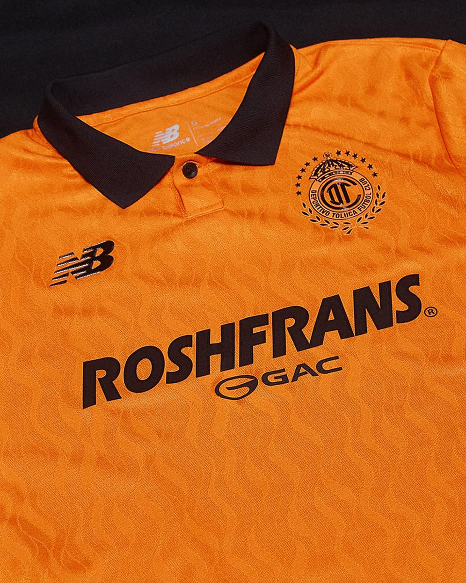 Deportivo Toluca presenta su jersey alternativo.