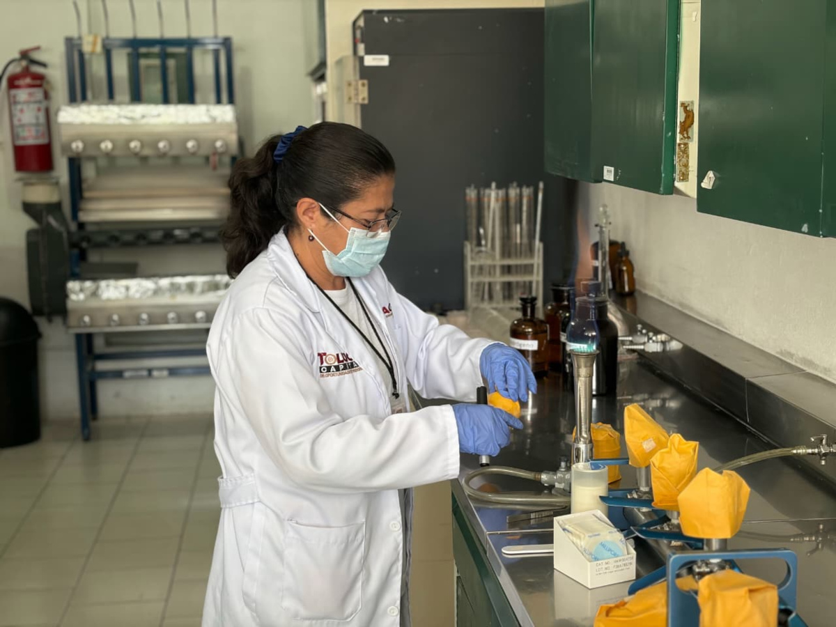 Toluca examina calidad del agua.