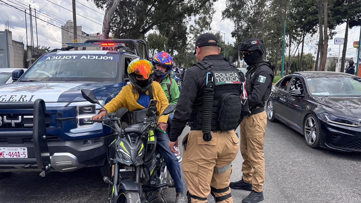 Operativos para la recuperación de vehículos robados en Toluca.